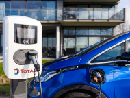 Electric Mobility in Germany : Total acquires Charging Solutions and becomes the operator of a network of 2,000 EV charge points