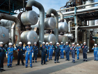 totalEnergies signe avec EDF un partenariat de long terme pour sécuriser l'approvisionnement en électricité bas carbone de ses sites de Raffinage & Chimie en France