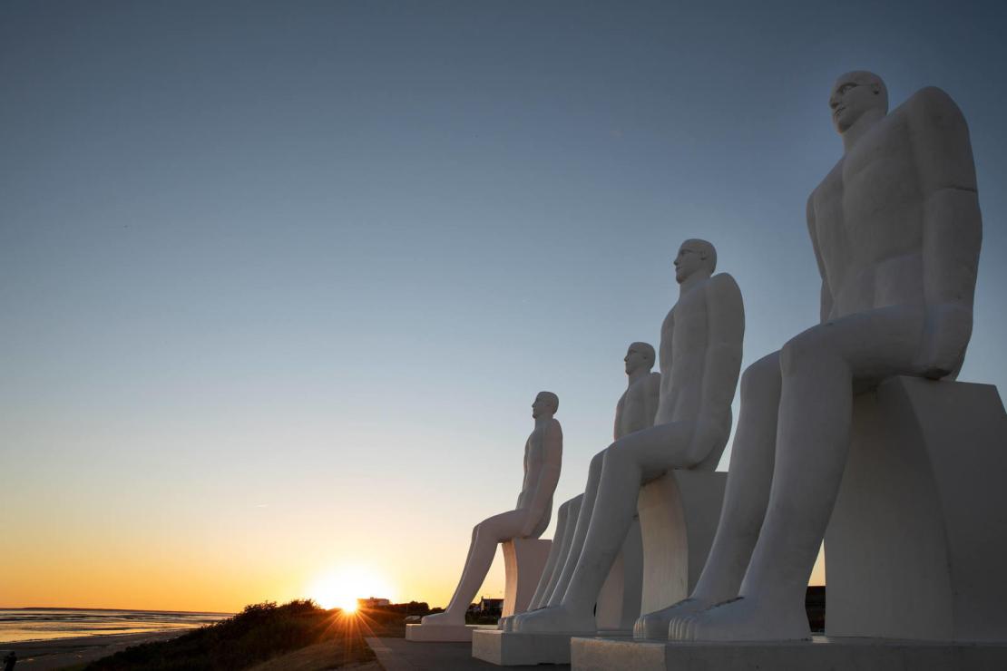 Sculpture "Man meets the Sea" located in Esbjerg