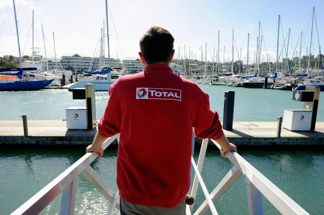 Station service pour bateaux à Nouméa, en Nouvelle-Calédonie